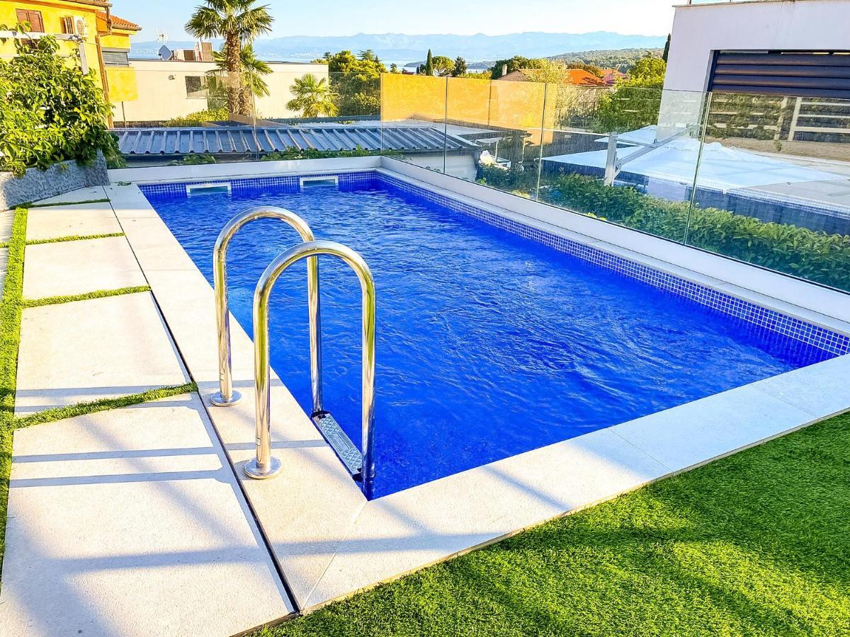 Villa Mirno More Apartments Malinska Exterior foto